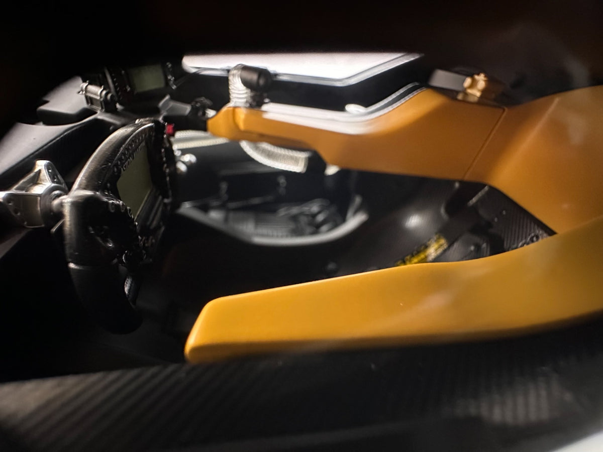 Spark Aston Martin VALKYRIE NO.00 NO.007 08S003 1:8 - immagine 9
