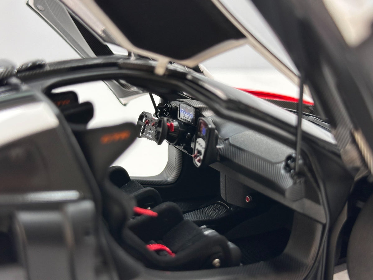Scale Model LCD McLaren Senna GTR 18016-RW 1:18 - immagine 9