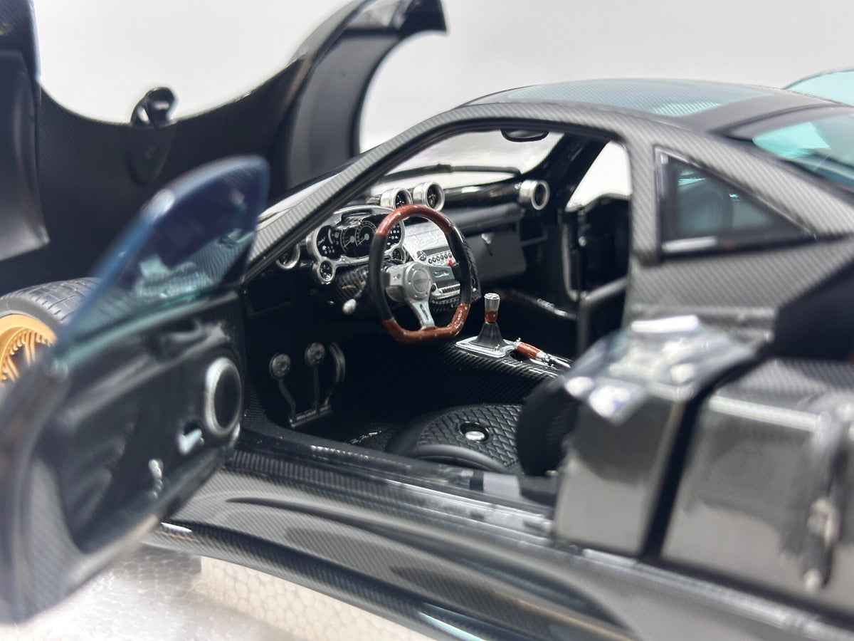 AR  1:18 Pagani Zonda F 2005 - Modello da collezione - immagine 9