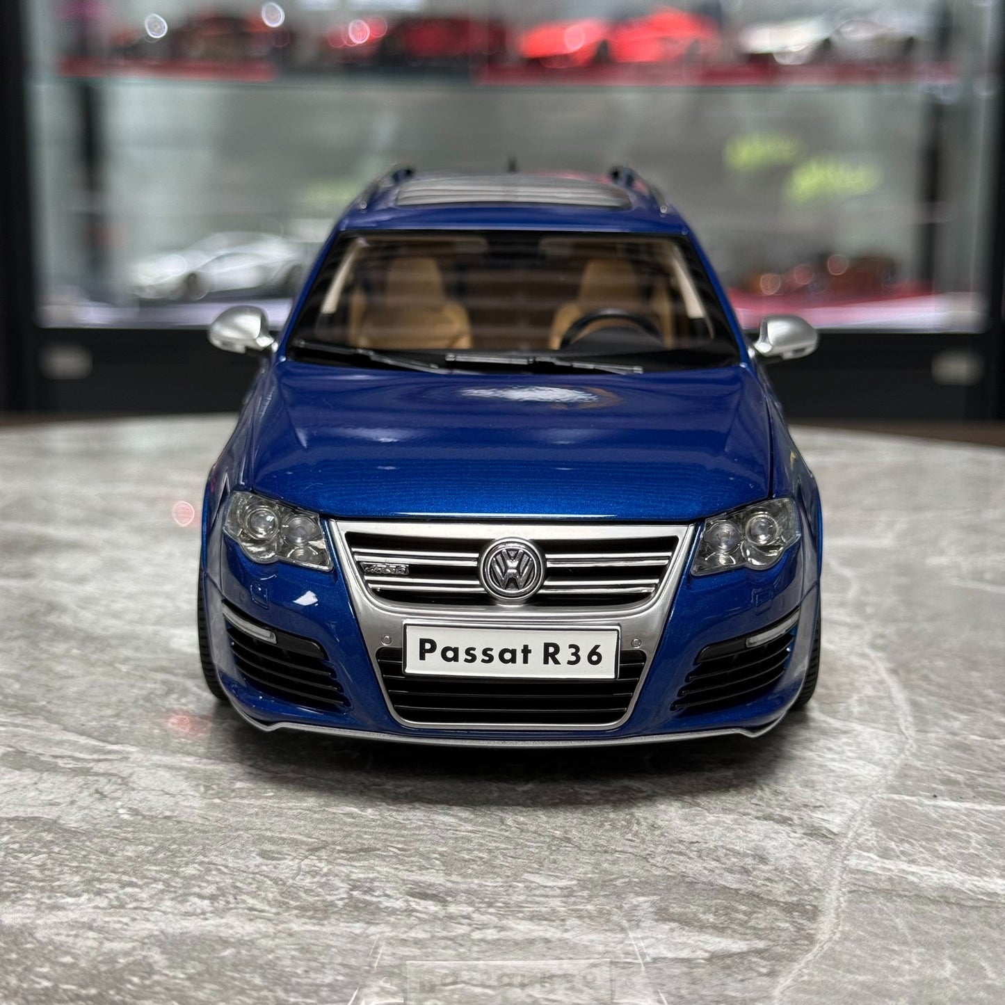 NZG Volkswagen Passat Estate R36 1:18 Alloy Model image 9