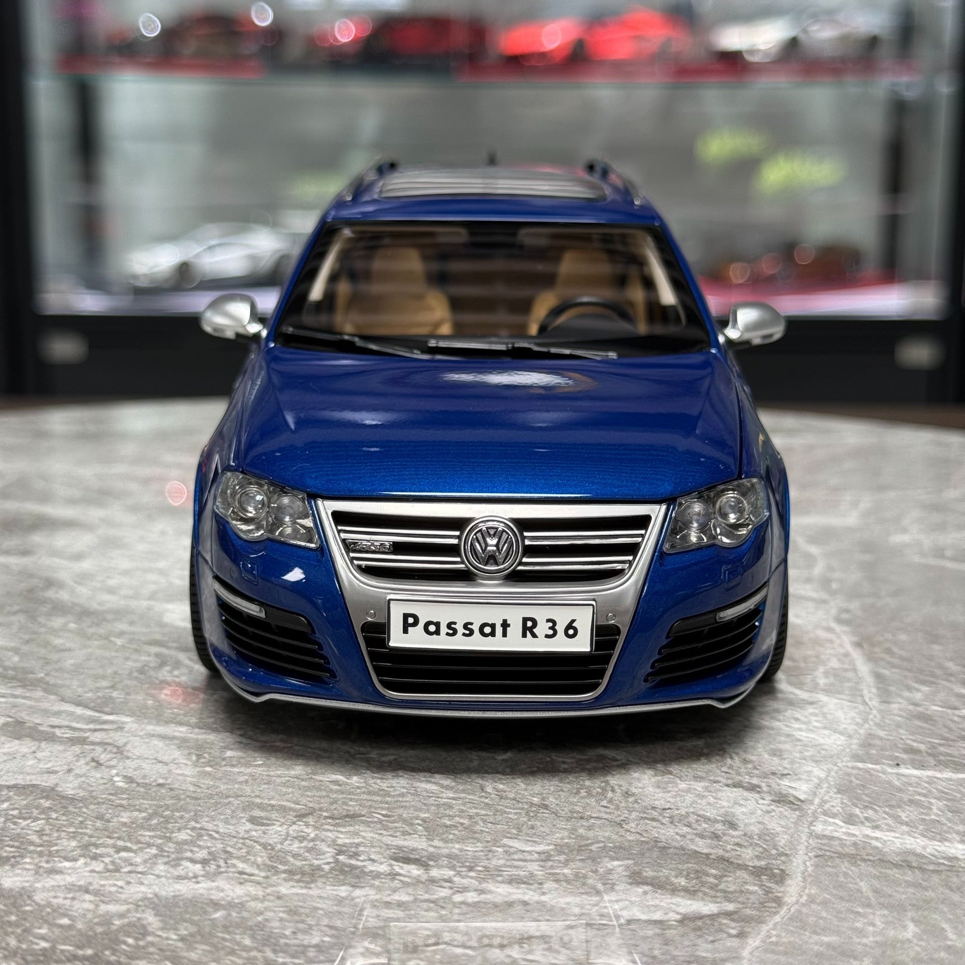 NZG Volkswagen Passat Estate R36 1:18 Alloy Model image 9