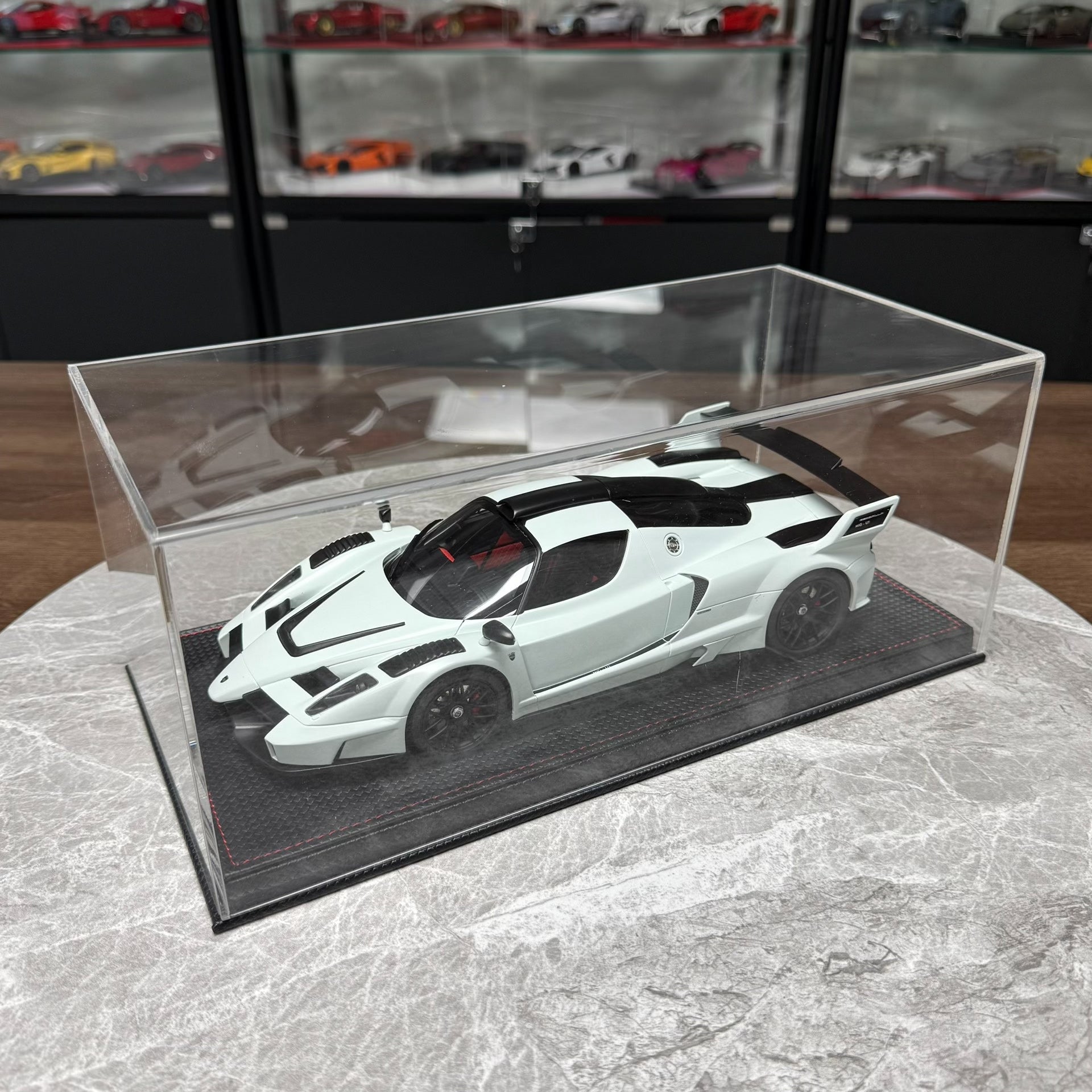 GT Spirit Ferrari Enzo 1:18 Resin Model image 9