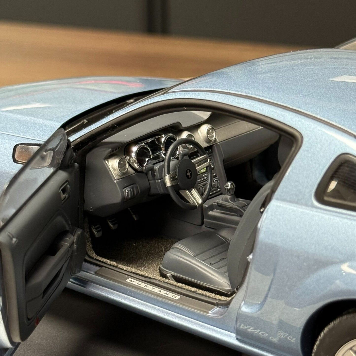 AUTOart Ford GT 1:18 Alloy Model image 9