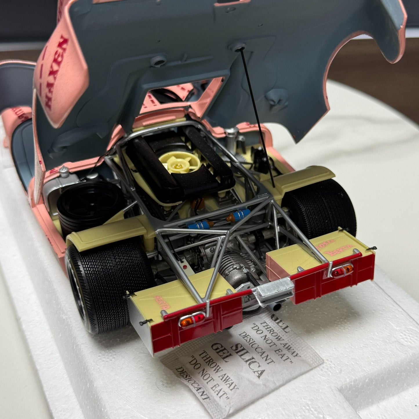 MINI GT Porsche 917 1:18 Alloy Model image 9