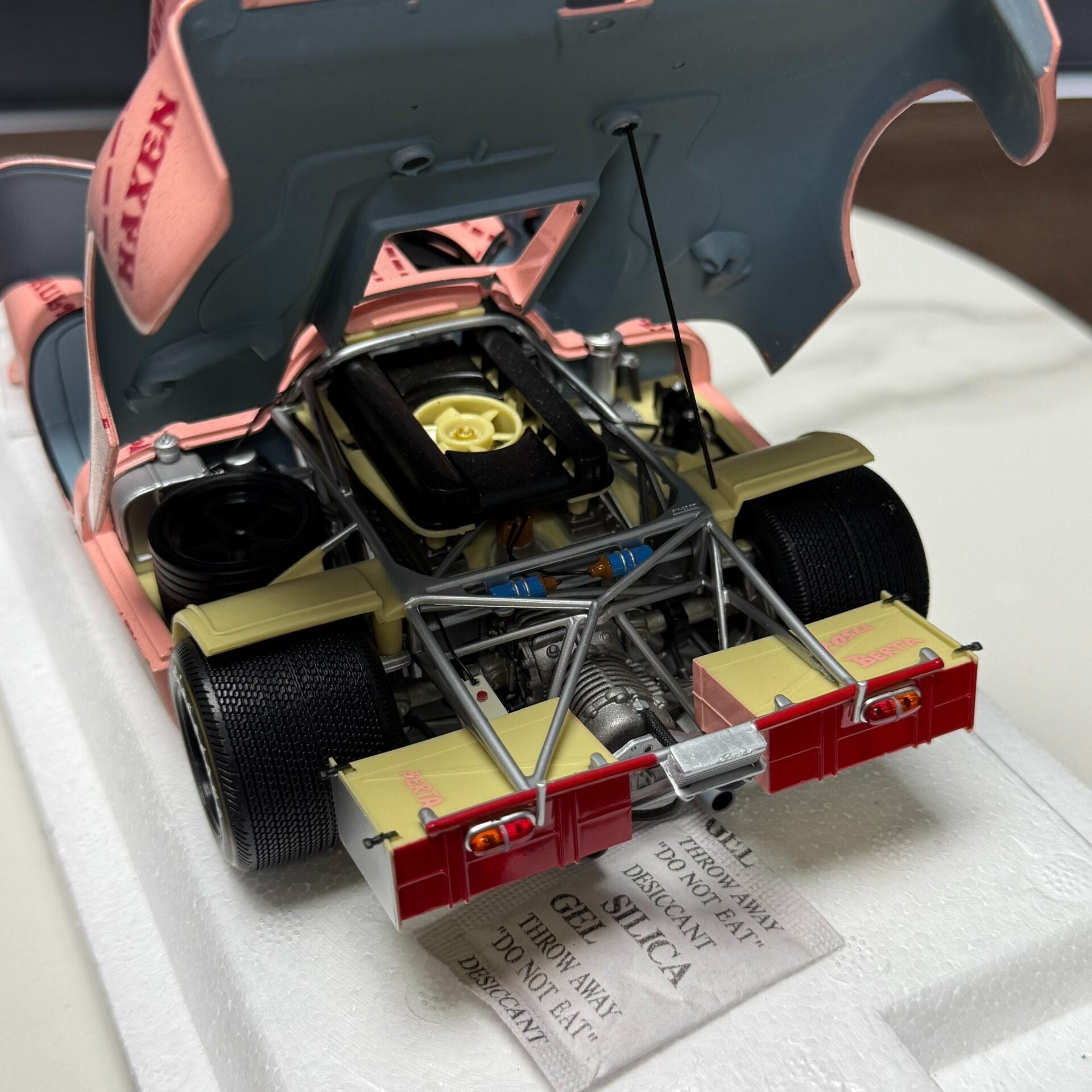 MINI GT Porsche 917 1:18 Alloy Model image 9