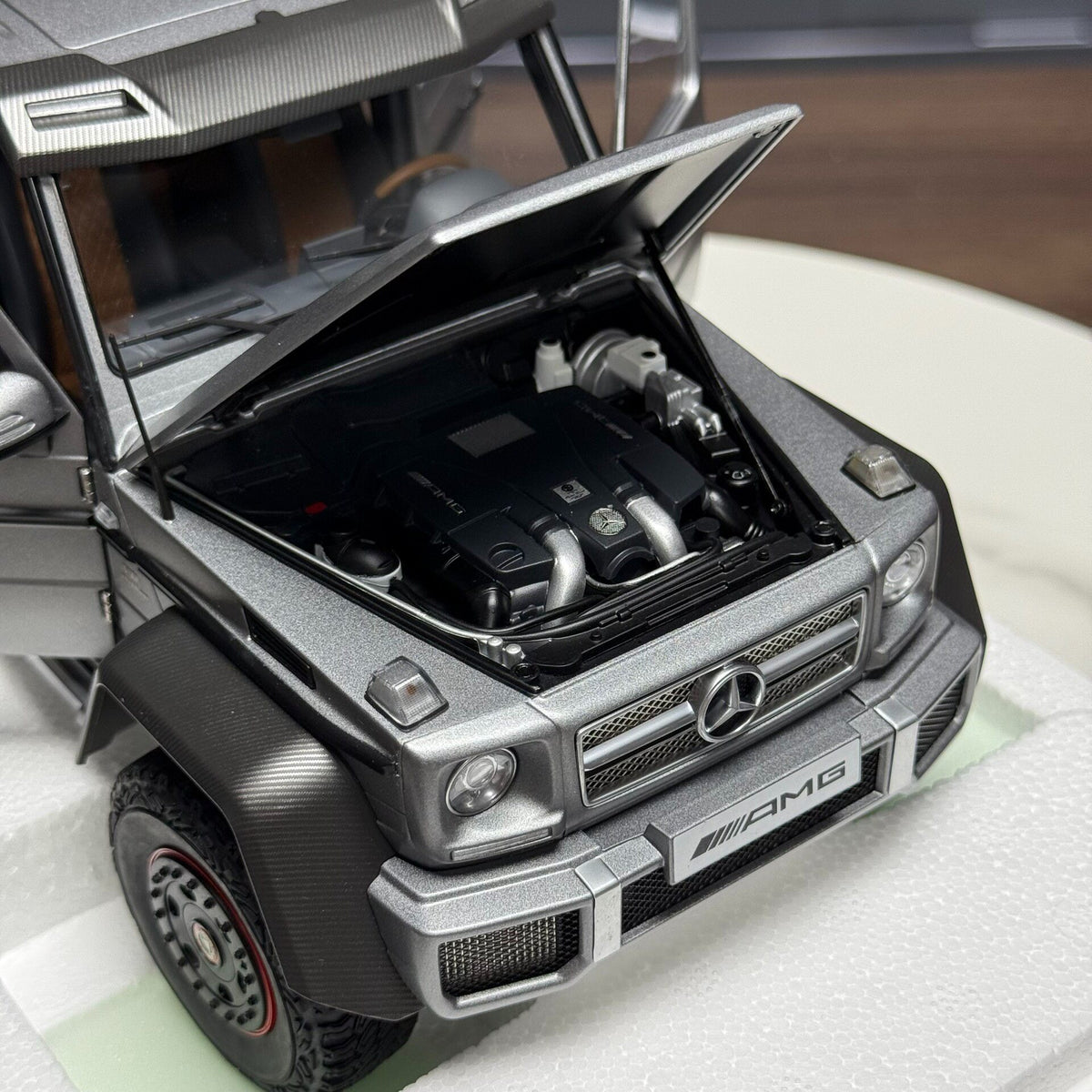 AUTOart 1 18AA Mercedes-BenzG 63 AMG 6X 6X6 1:18 - immagine 9