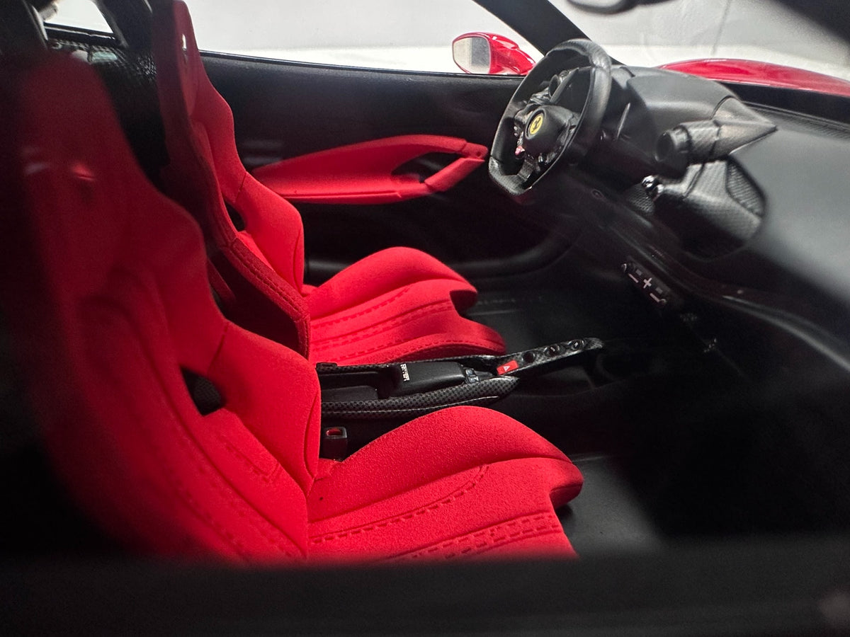 Scale Model GH Ferrari F8 TRIBUTO GH022 1:18 - immagine 9