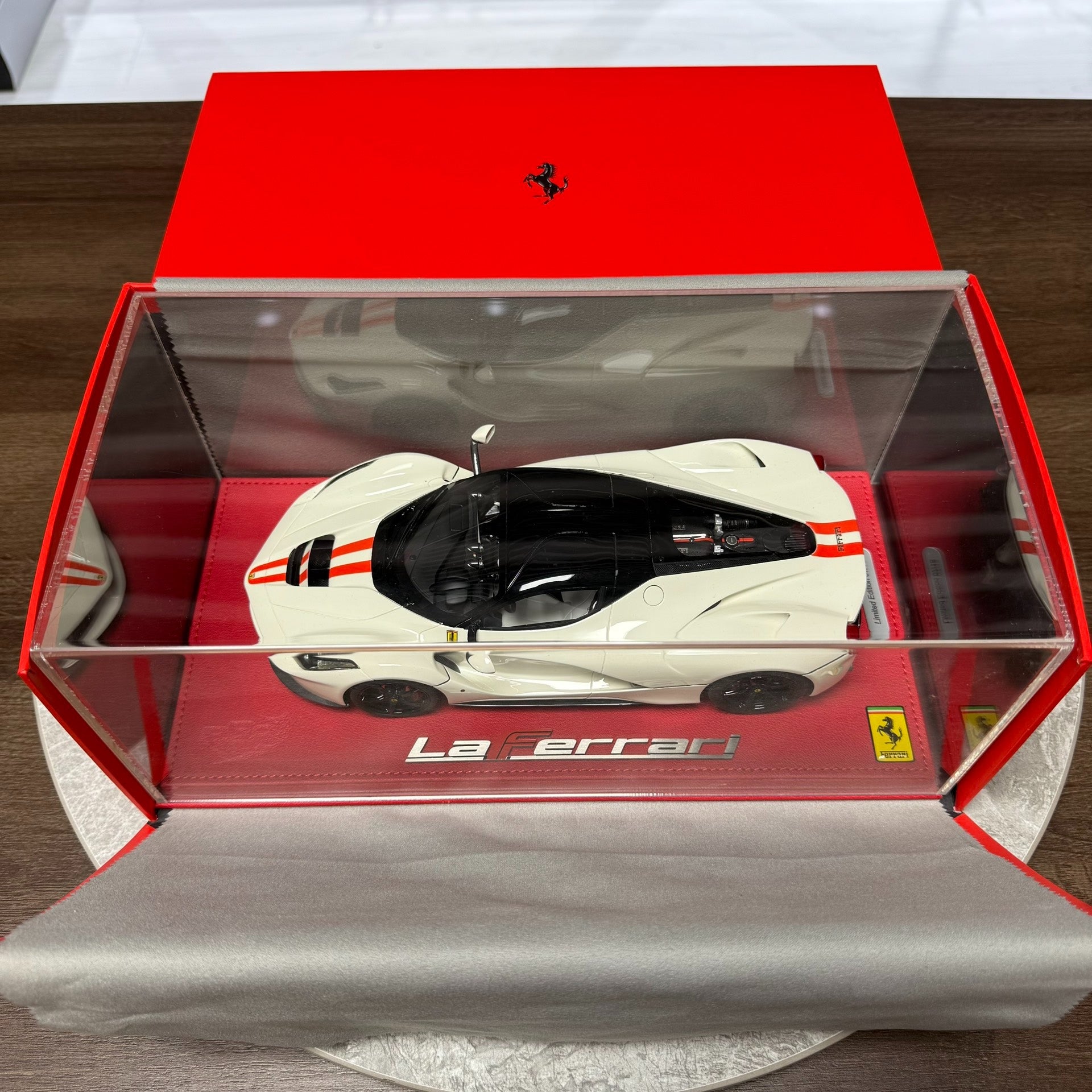BBR Ferrari LaFerrari 1:18 Resin Model image 9