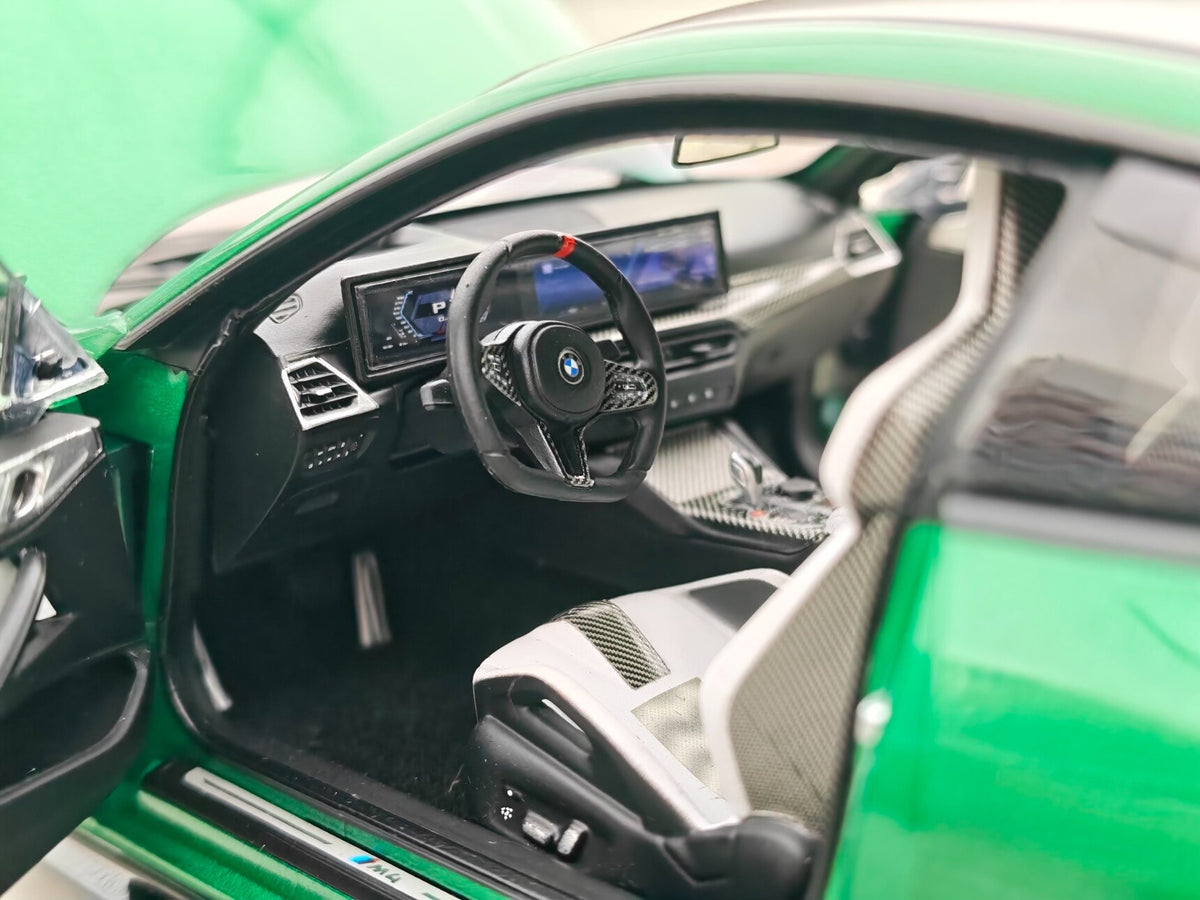 MINICHAMPS BMW M4 DiecastModel 1:18 Green - immagine 9