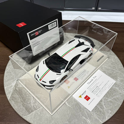 Make Up Lamborghini Aventador SVJ 1:18 Resin Model image 9