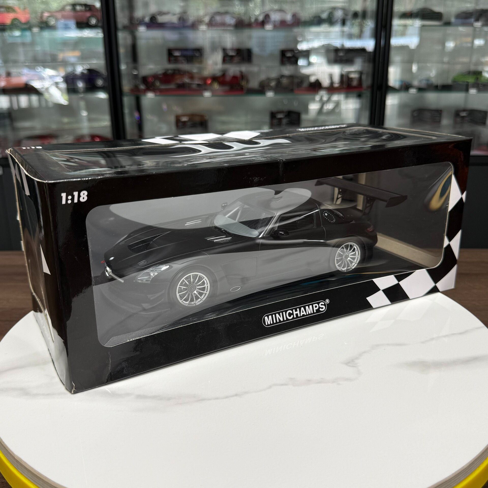 MINICHAMPS Mercedes-Benz SLS AMG GT3 1:18 Alloy Model image 9