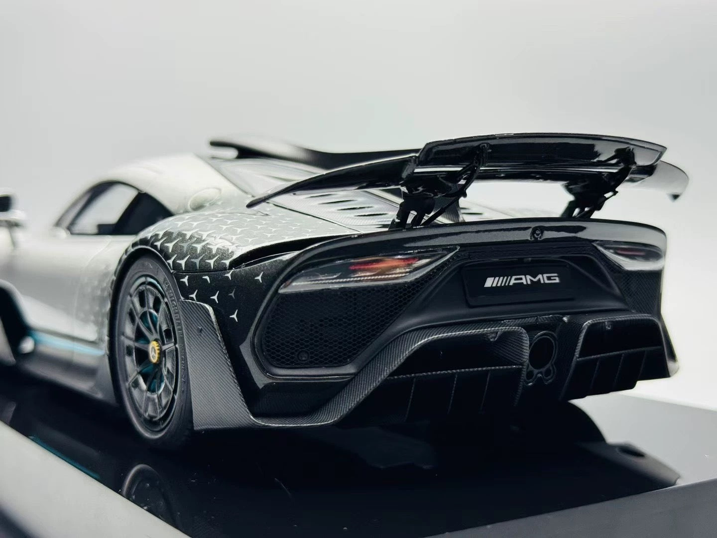 Amalgam 1/18 Mercedes-Benz AMG ONE Resin Model