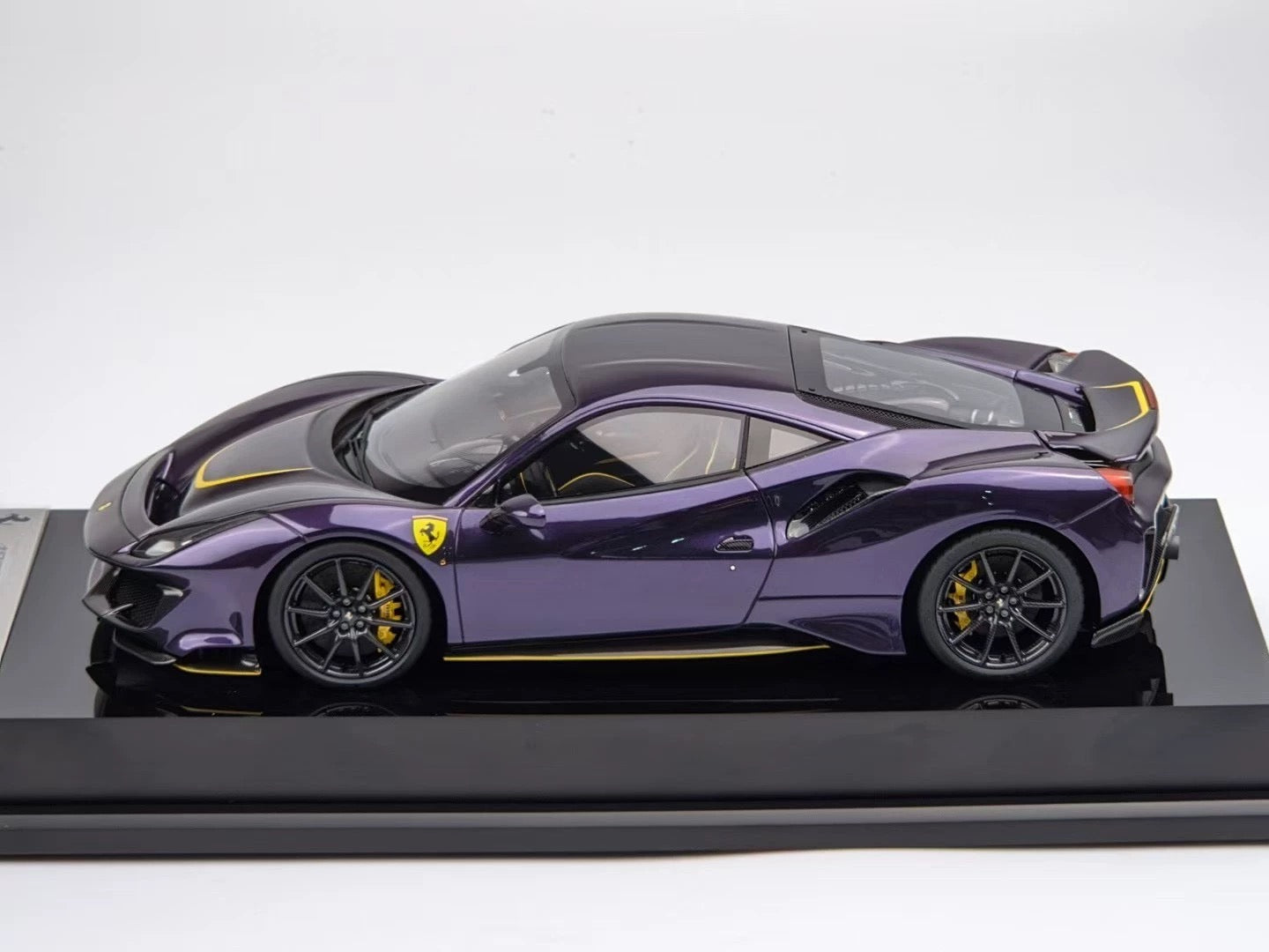 Amalgam 1/18 Ferrari 488 Pista Viola Resin Model