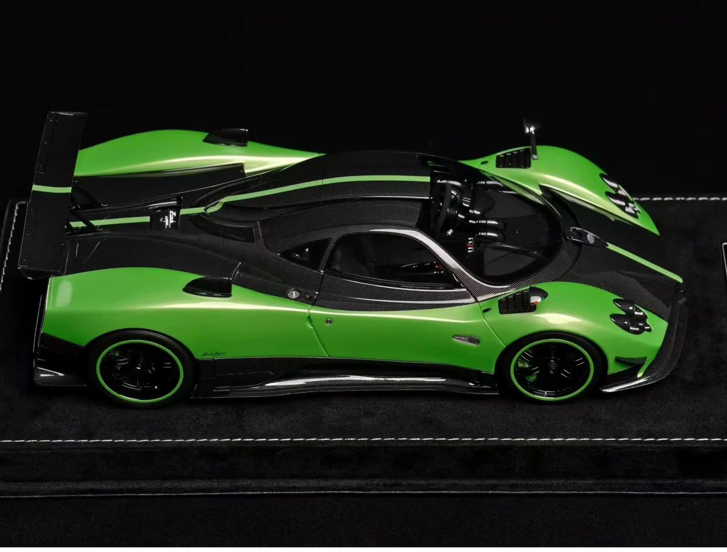 HH Model 1/18 Pagani Zonda Cinque Resin Model Green Carbon