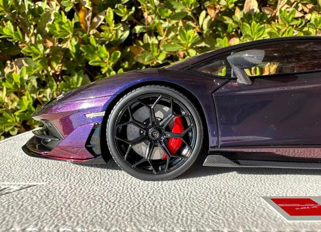 Make Up Lamborghini Aventador SVJ Chameleon Purple 1/18 Resin Model