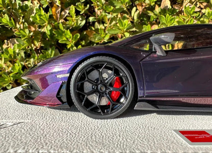 Make Up Lamborghini Aventador SVJ Chameleon Purple 1/18 Resin Model