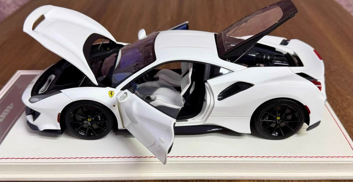 DM Model 1/18 Ferrari 488 Pista Fully Open Resin White Model