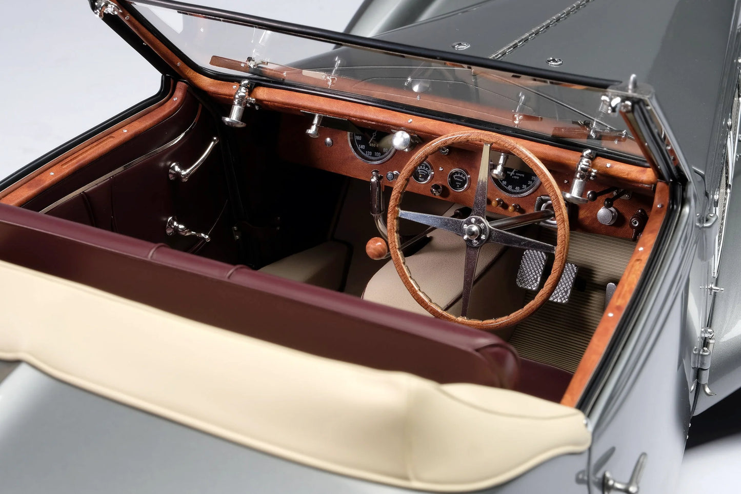 Amalgam 1/8 Bugatti Type 57SC Gangloff Roadster