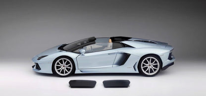 AUTOart 1/18 Lamborghini Aventador LP700-4 Roadster