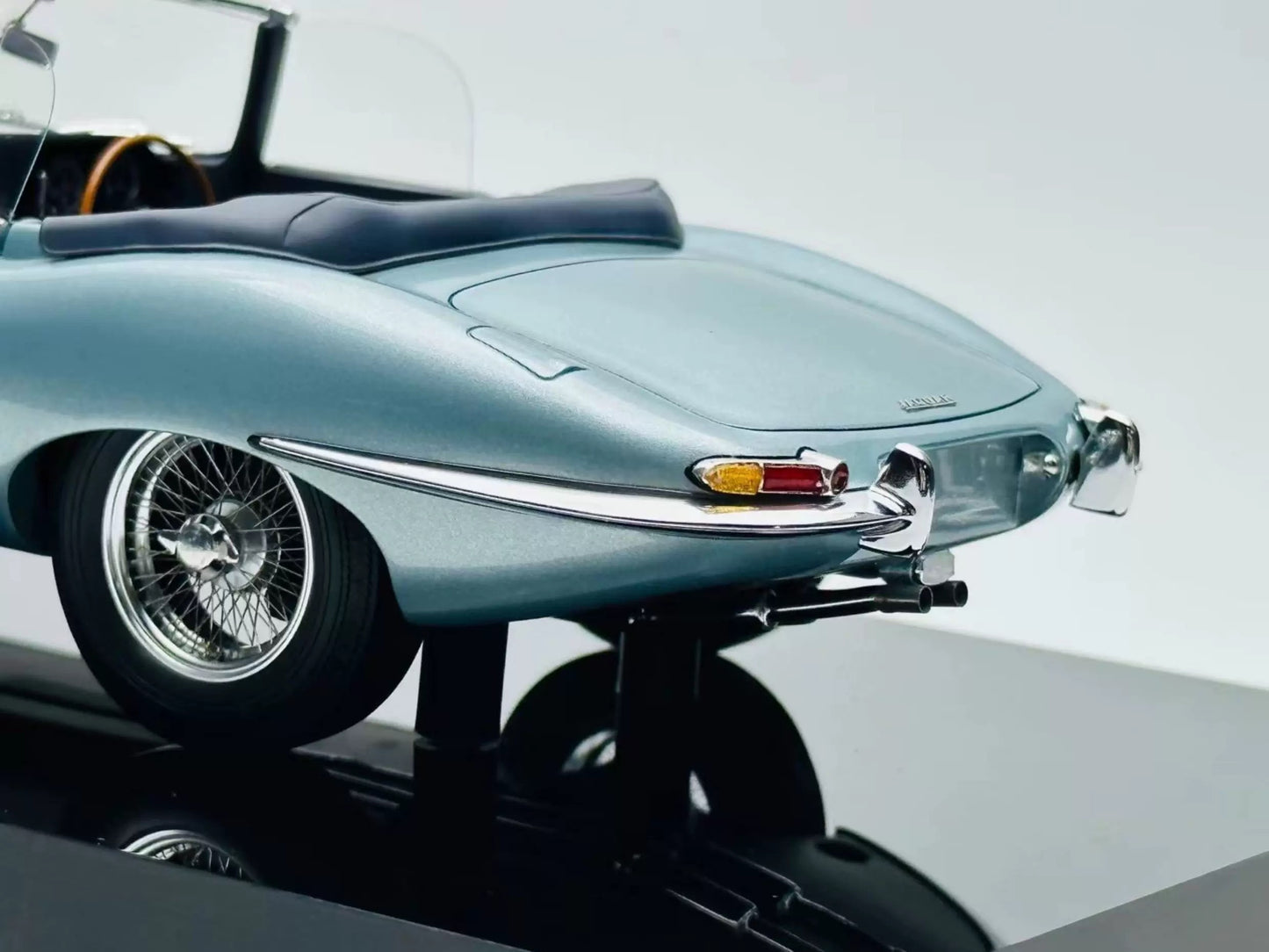 Amalgam 1/18 Jaguar E-Type Roadster Resin Model