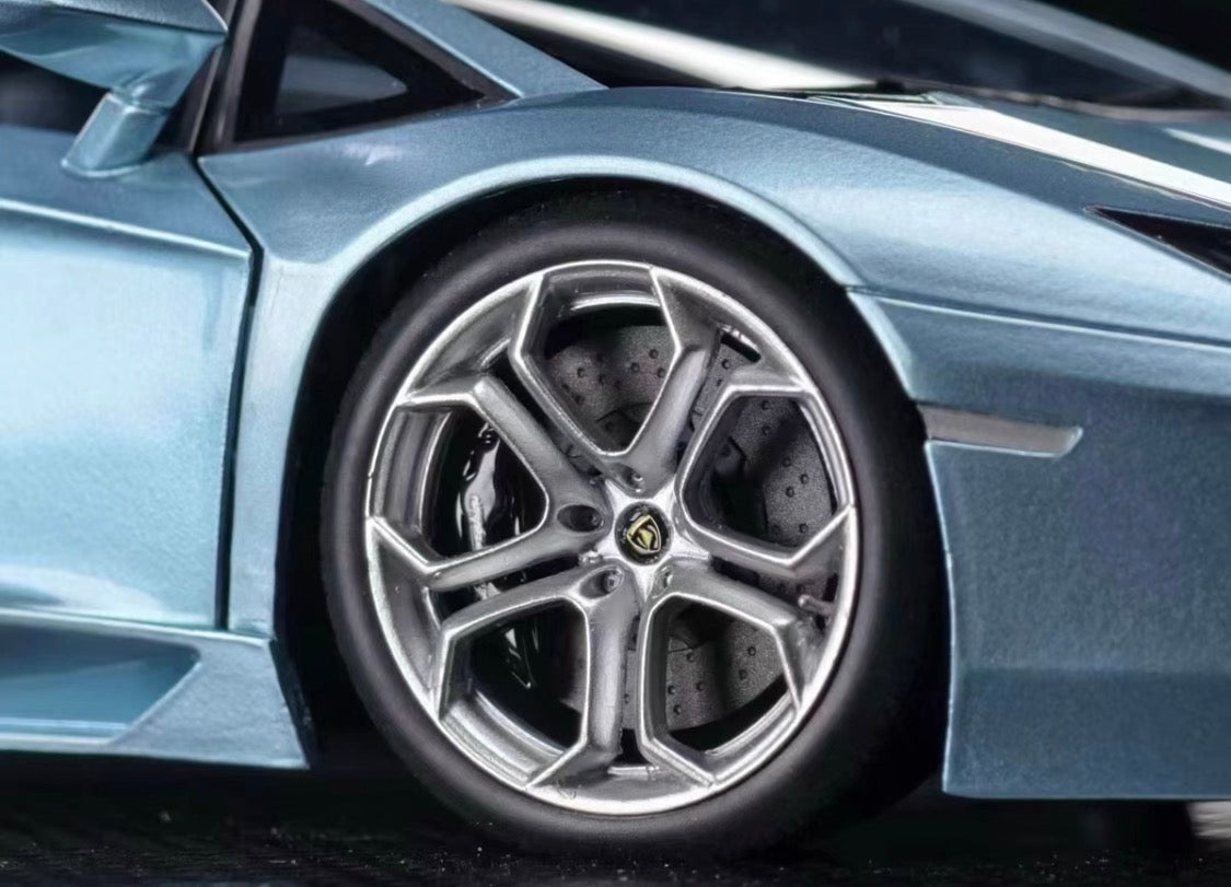 MCM Model 1/18 Lamborghini Aventador LP700 Ice Blue Full Opening Resin Model