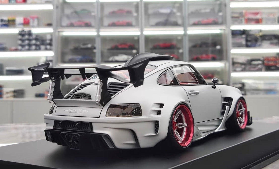 Dreamwalkers 1/18 Porsche 911 CHEVALIER D995 Satin Silver Resin Model