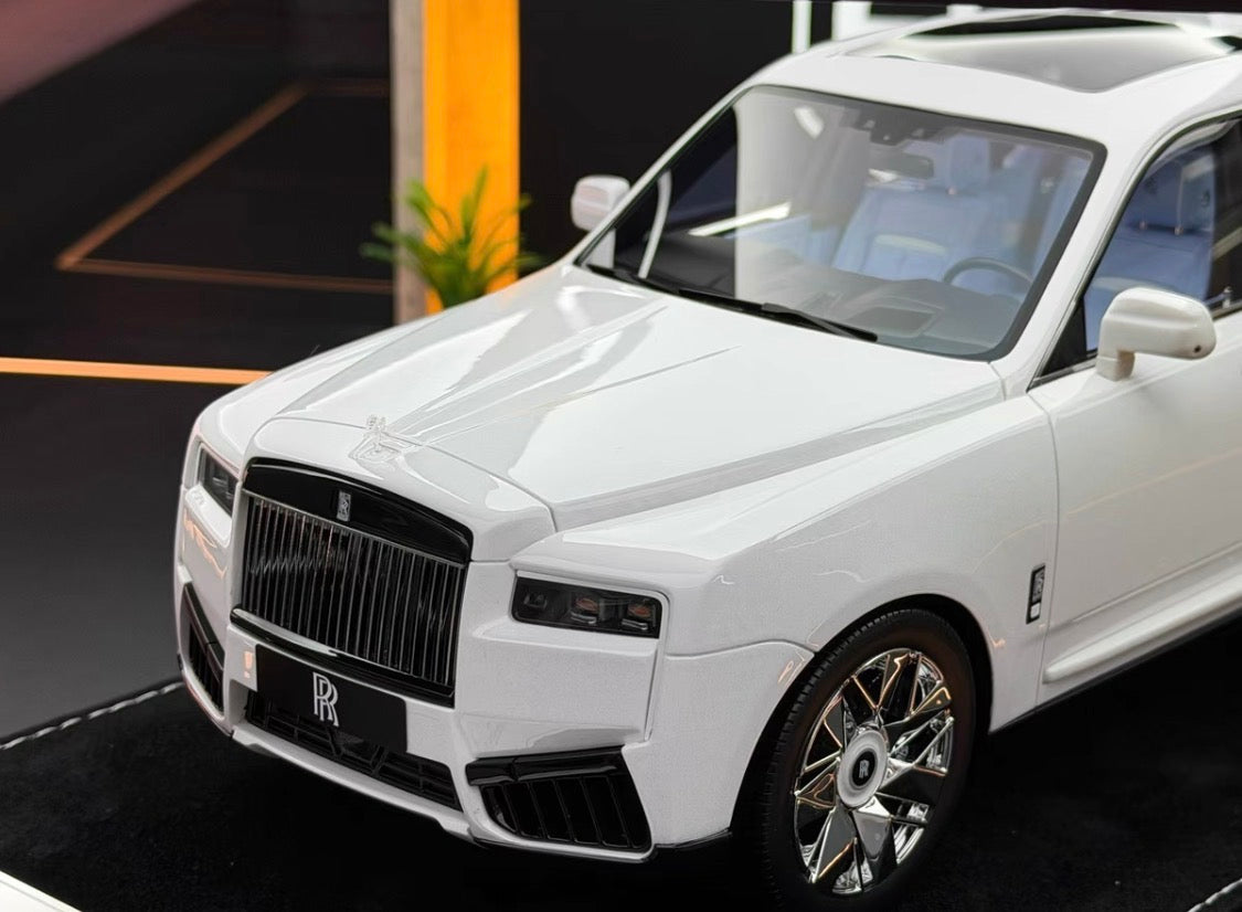HH Model 1/18 Rolls-Royce Cullinan Cosmic Radiation White Limited Edition