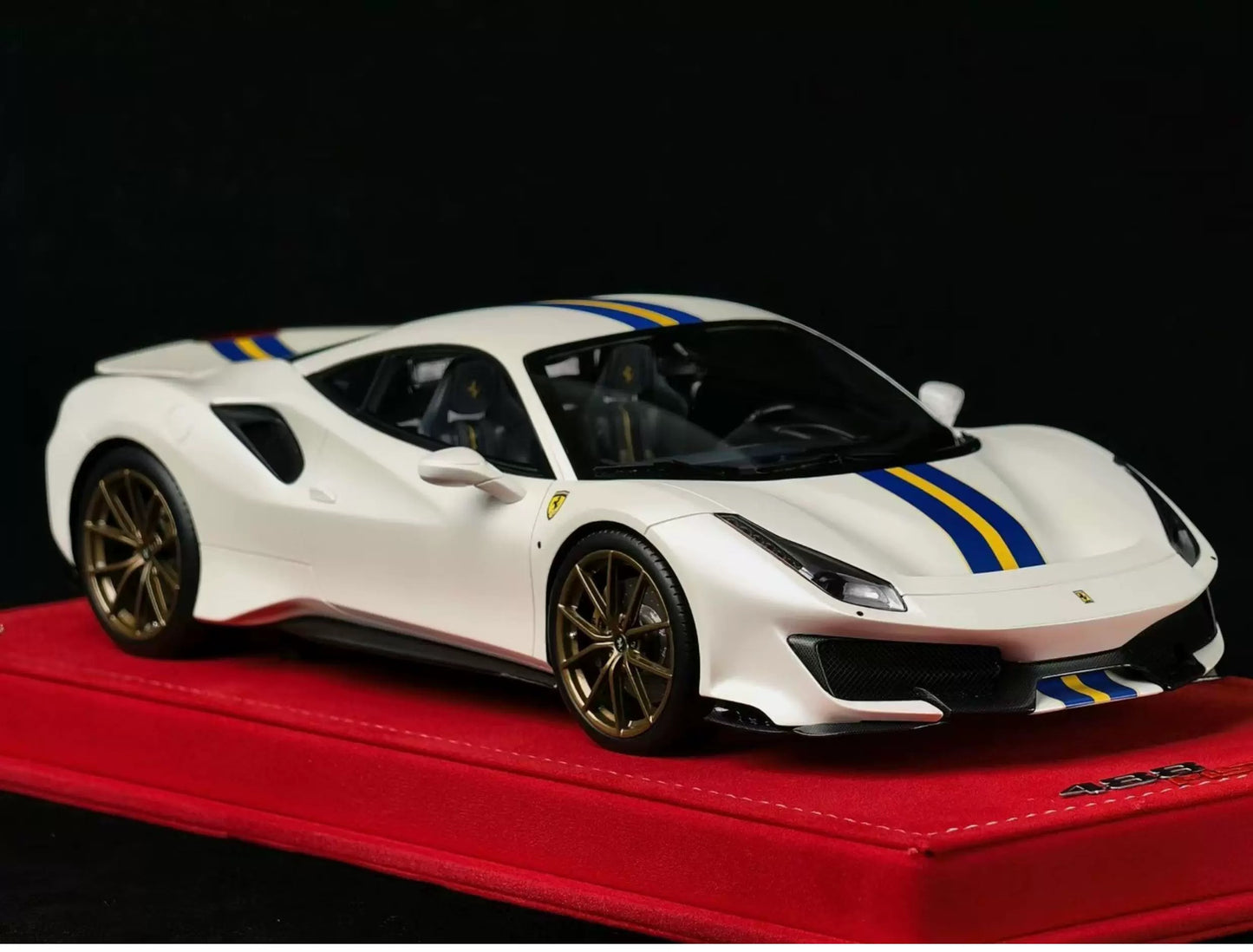 MR 1/18 Ferrari 488 Pista Pearl White Limited Resin Model
