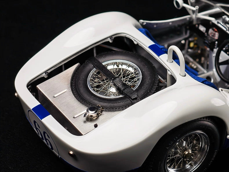 CMC 1/18 Maserati Tipo 61 Birdcage No.66 M-281 | Fully Opening Diecast
