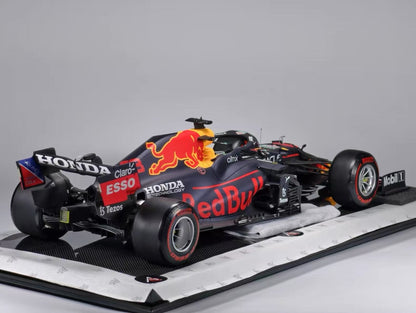 Amalgam 1/8 Red Bull Racing RB16B – 2021 Abu Dhabi Grand Prix F1 Model