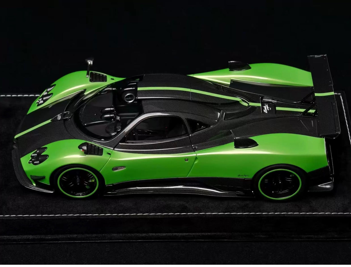 HH Model 1/18 Pagani Zonda Cinque Resin Model Green Carbon