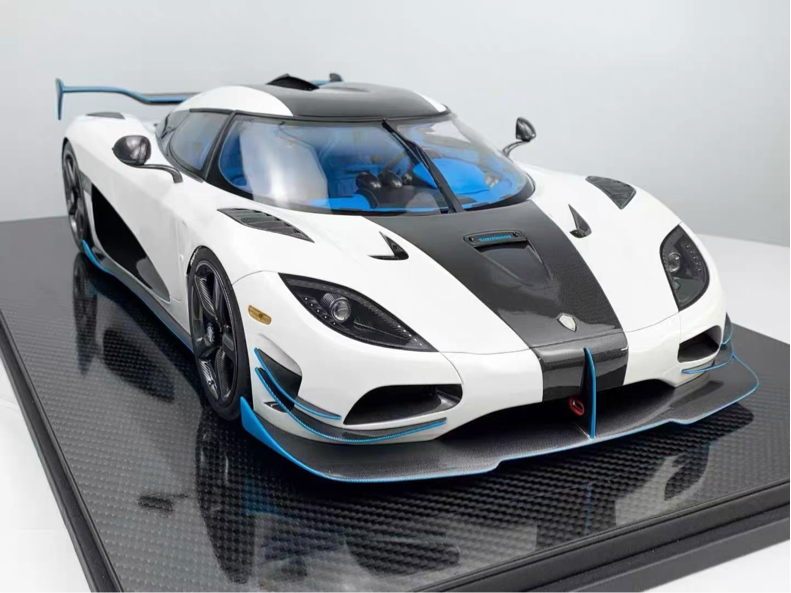 Frontiart 1/8 Koenigsegg Agera RS1 Pearl White Resin Model