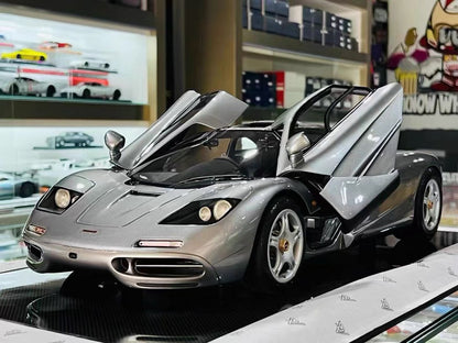 Amalgam 1/8 McLaren F1 Resin Model
