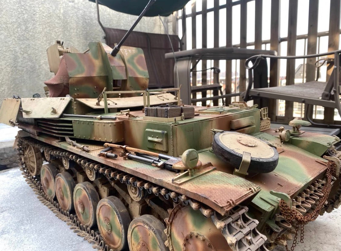 1/6 WWII German Panzer II Chassis 20mm Self-Propelled Anti-Aircraft Gun Display Model