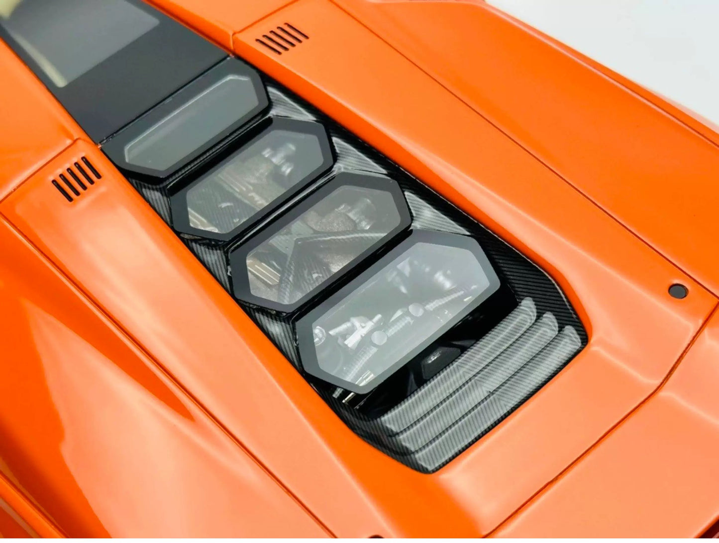 MR 1/18 Lamborghini Countach LPI 800-4 Orange Resin Model