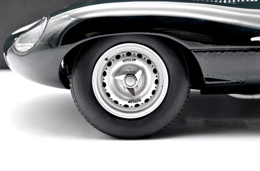 AUTOart 1:12 Jaguar D-Type #3 Le Mans Winner Diecast Model