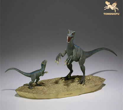 Tongshifu Velociraptor and Baby Dinosaur Brass Sculpture – Limited Edition 999 Pieces – Handcrafted Art Collectible for Home or Office Display (4.2kg)