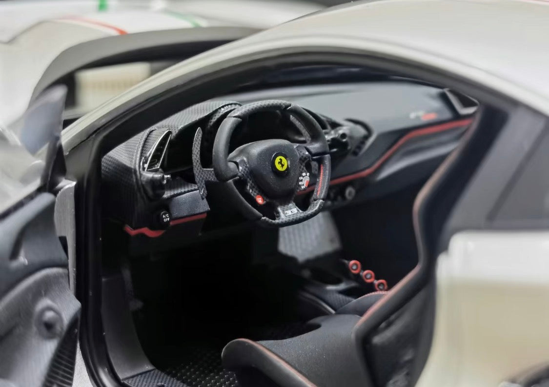DM PRO 1/18 Ferrari 488 Pista Fully Open Resin Silver Carbon Base 00/05