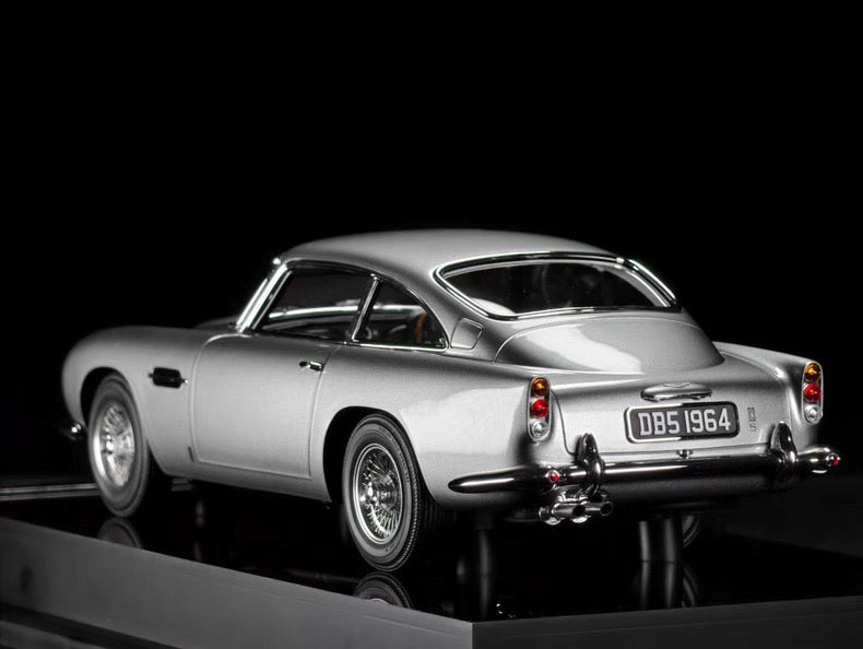 Amalgam 1/18 Aston Martin DB5 Vantage Resin Model