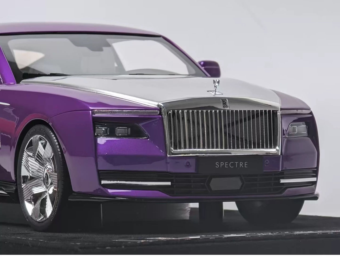 HH 1/18 Rolls-Royce Spectre Resin Limited Edition Model