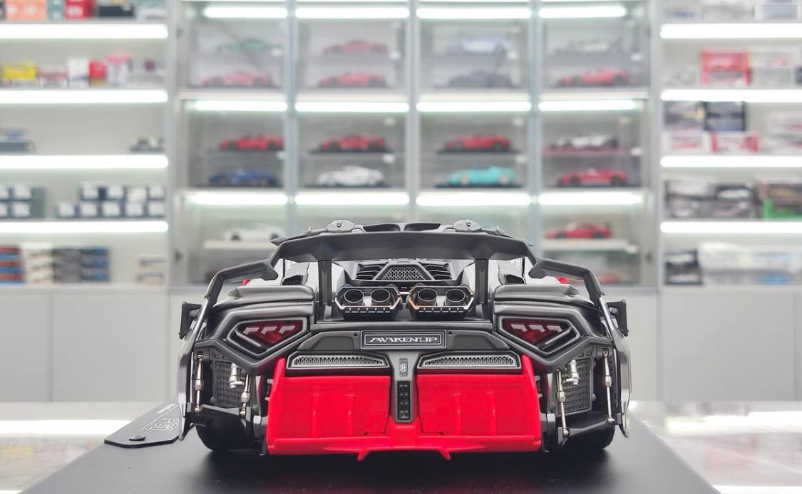 Dreamwalkers 1/18 Lamborghini Awakenup P61 Electroplated Silver Resin Model