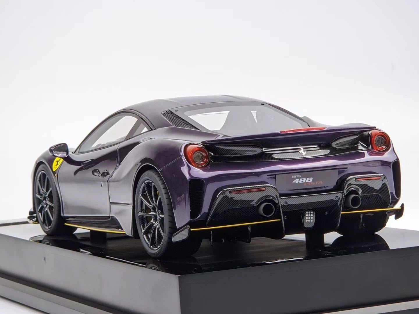 Amalgam 1/18 Ferrari 488 Pista Viola Resin Model