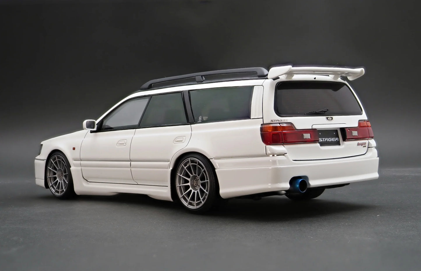 Ignition Model 1/18 Nissan Stagea 260RS (WGNC34) White RB26DETT IG2889