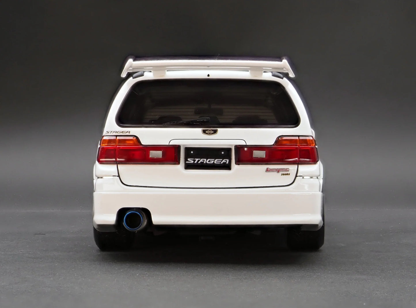 Ignition Model 1/18 Nissan Stagea 260RS (WGNC34) White RB26DETT IG2889