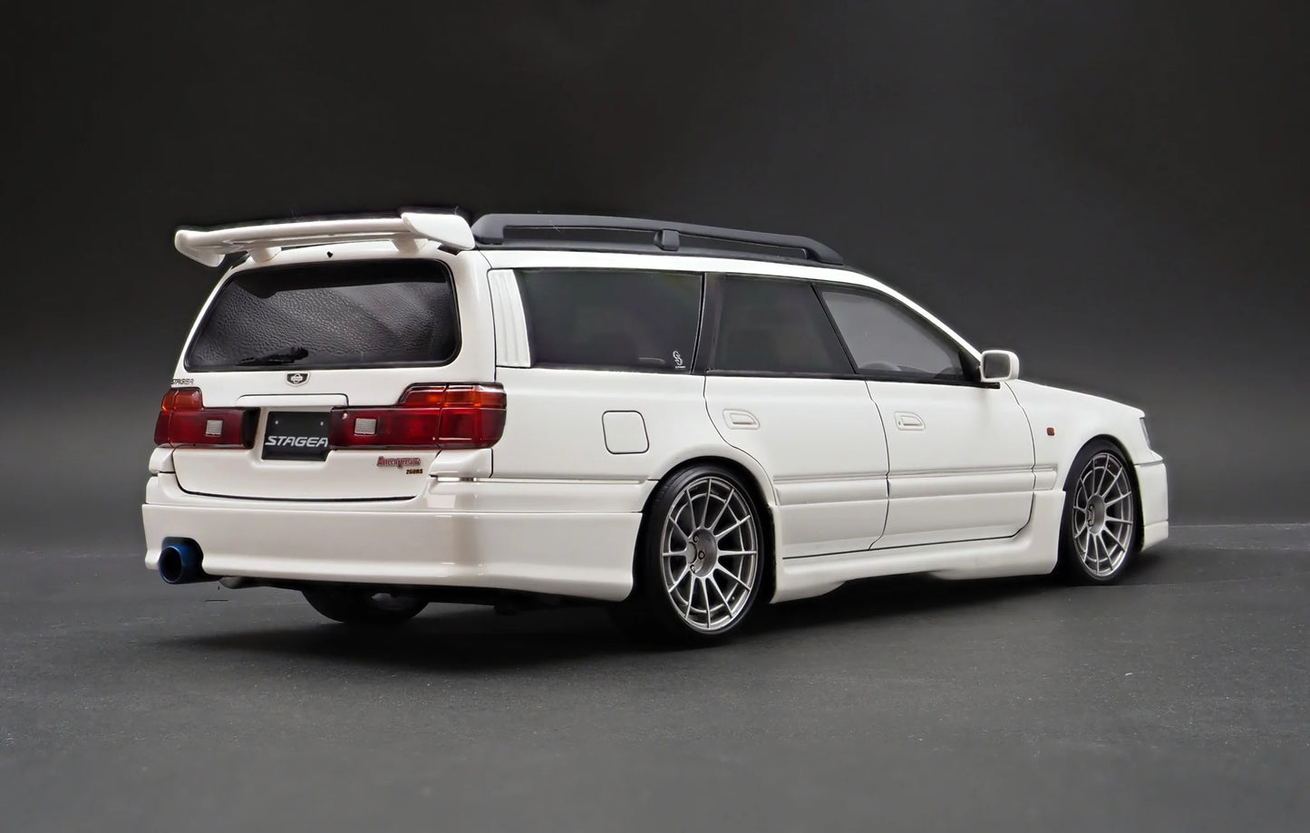 Ignition Model 1/18 Nissan Stagea 260RS (WGNC34) White RB26DETT IG2889