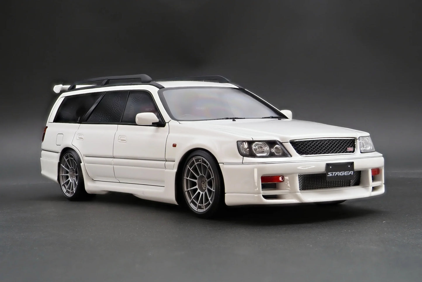 Ignition Model 1/18 Nissan Stagea 260RS (WGNC34) White RB26DETT IG2889