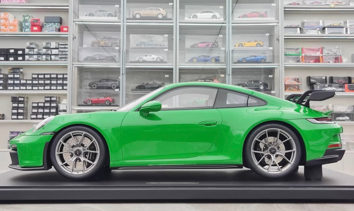 GT Spirit 1/8 Porsche 911 (992) GT3 Green Resin Model