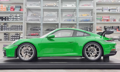 GT Spirit 1/8 Porsche 911 (992) GT3 Green Resin Model