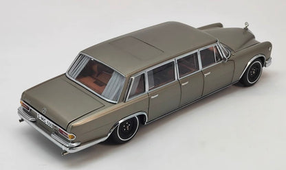 CMC 1/18 Mercedes-Benz Pullman Limousine Gold Sunroof Diecast Model