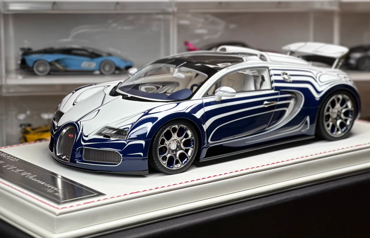 DG 1/18 Bugatti Veyron Resin Model Ceramic Blue & White